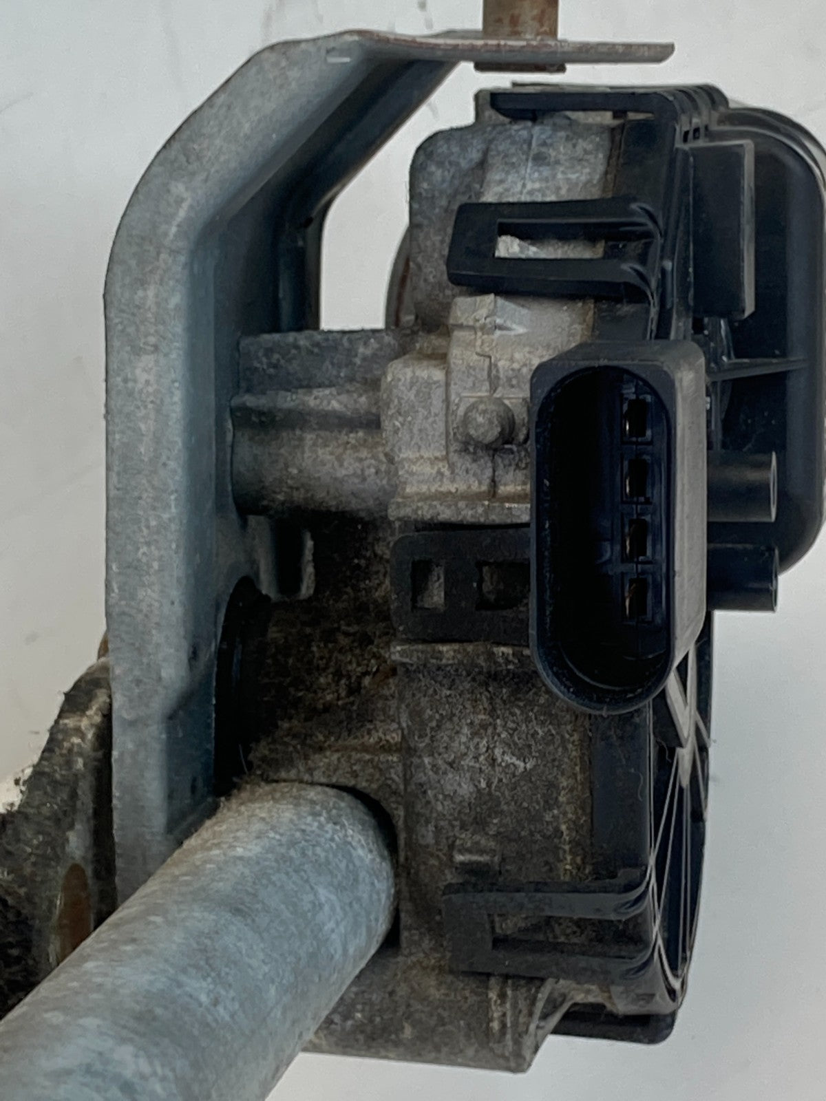 2011-2014 Chrysler 200 Front Windshield Wiper Motor w/ Linkage 68044087AA OEM