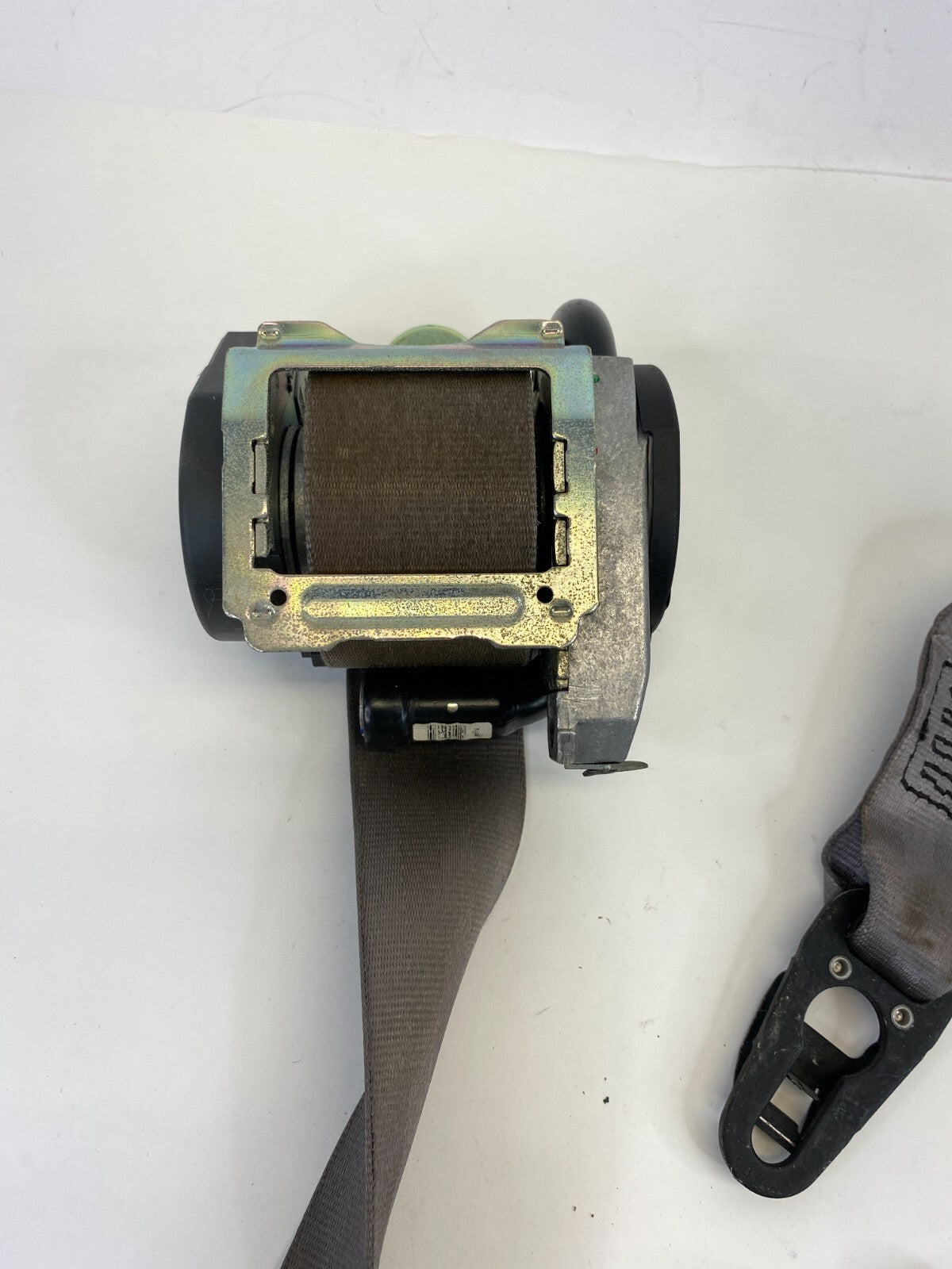 2002-2008 Audi A4 Quattro Front Left Driver Side Seat Belt Retractor E1040335