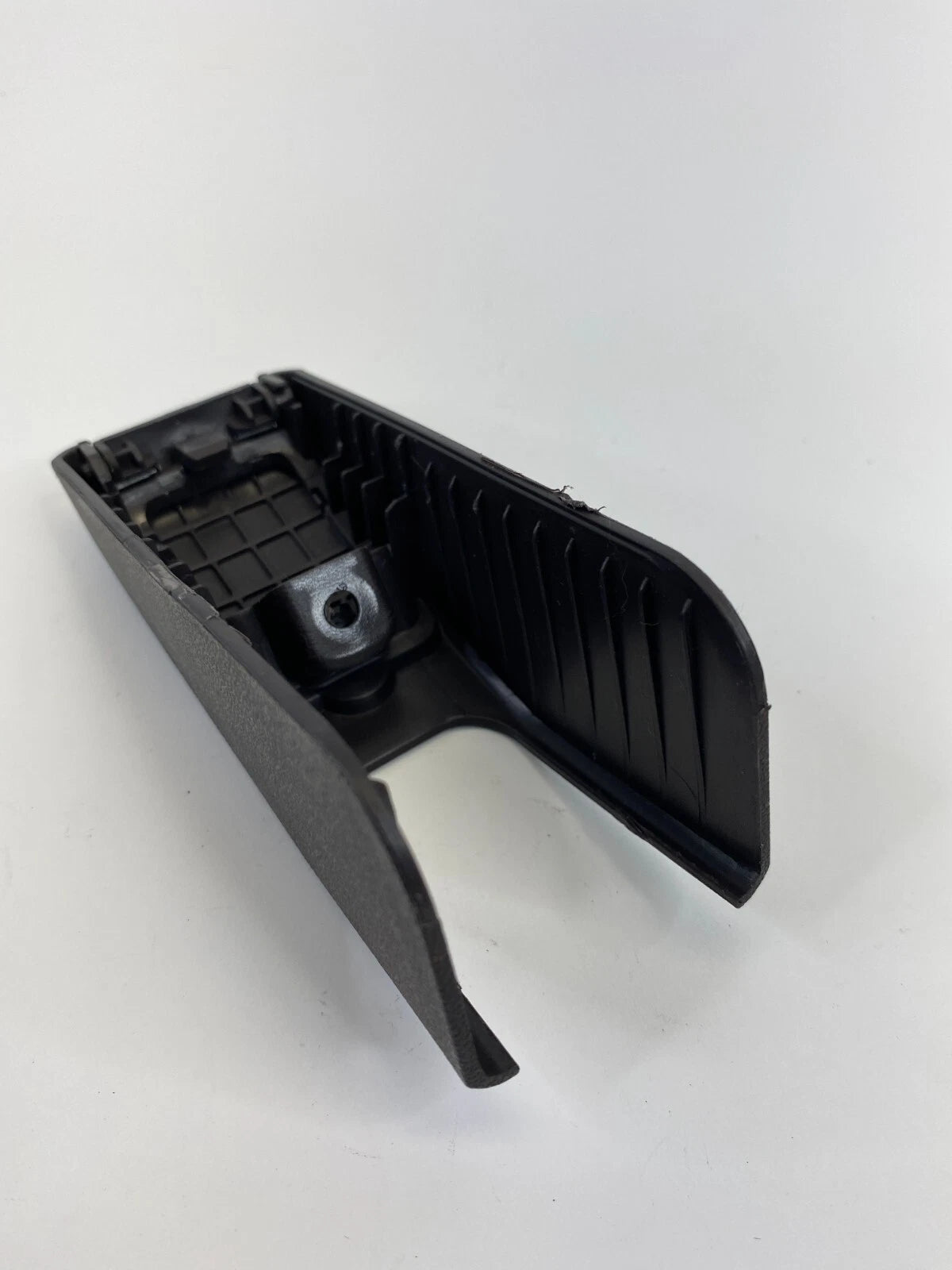 2010-2015 HYUNDAI TUCSON LEFT DRIVER SEAT BEZEL COVER TRIM CAP PANEL LH OEM