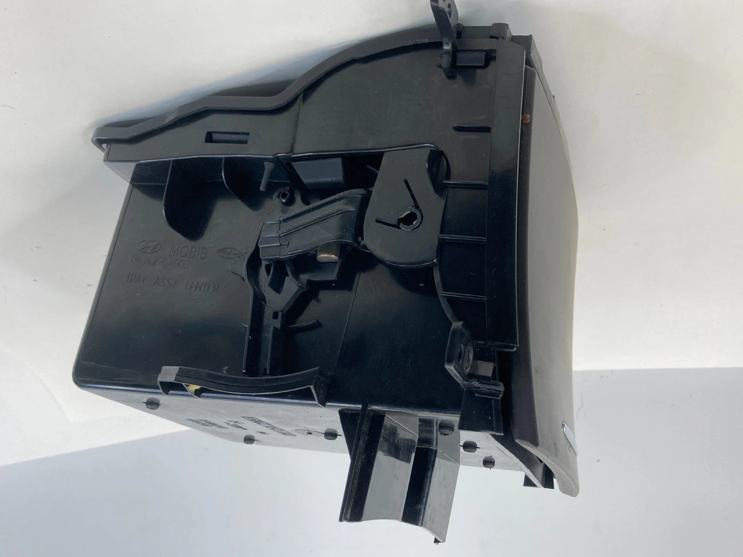 2009-2010 HYUNDAI SONATA FRONT CENTER CONSOLE STORAGE COMPARTMENT TRAY OEM