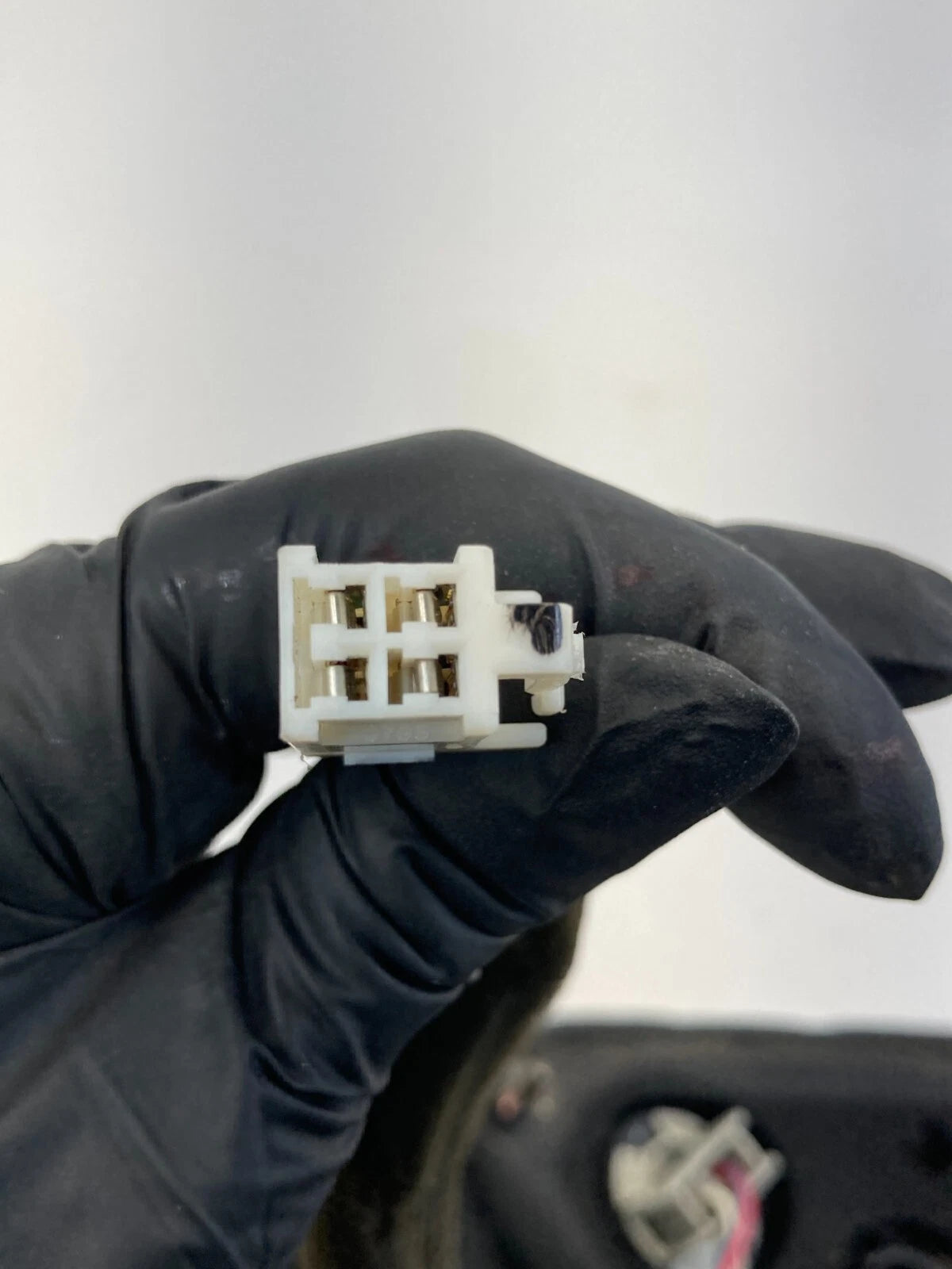 2001-2003 LEXUS RX300 REAR LEFT SIDE INNER TRUNK LID TAIL LIGHT TAILLIGHT OEM