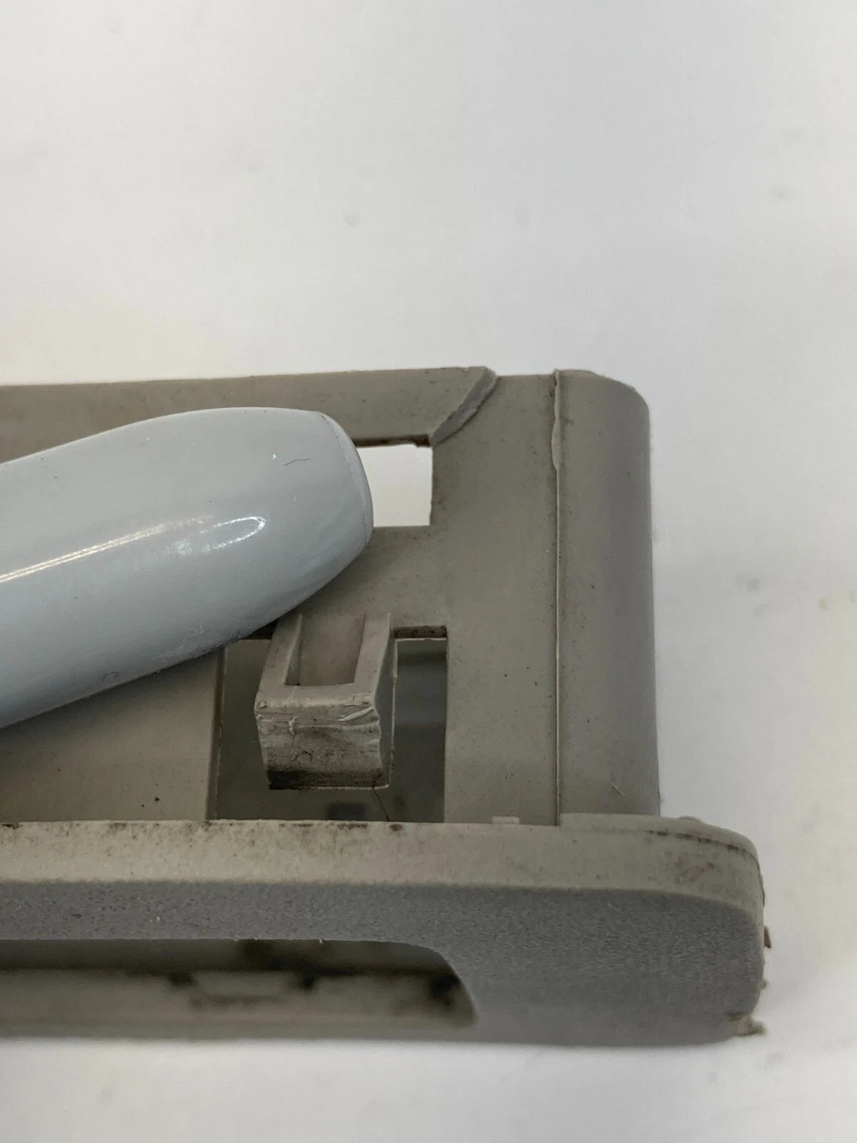 05 06 DODGE MAGNUM REAR RIGHT DOOR WINDOW SWITCH BEZEL TRIM COVER 95295B OEM