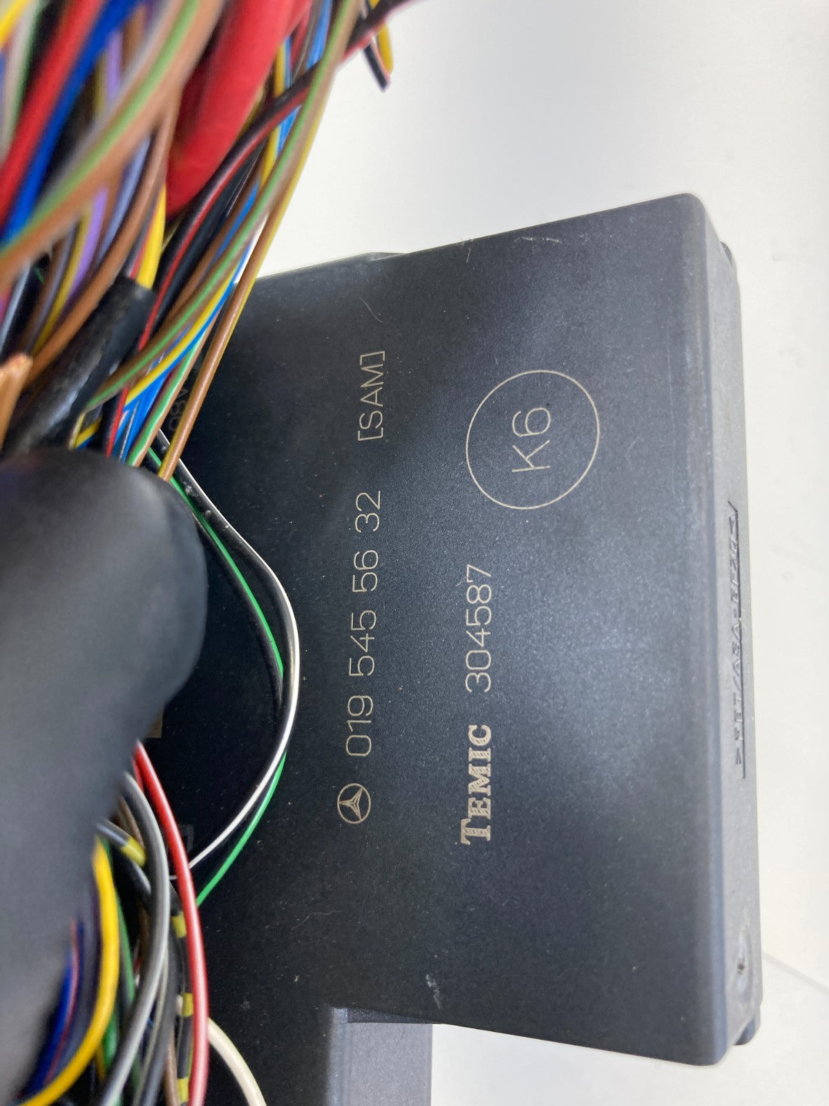 1998-2002 Mercedes-Benz E430 SAM Fuse Relay Box Block 019-545-56-32 OEM
