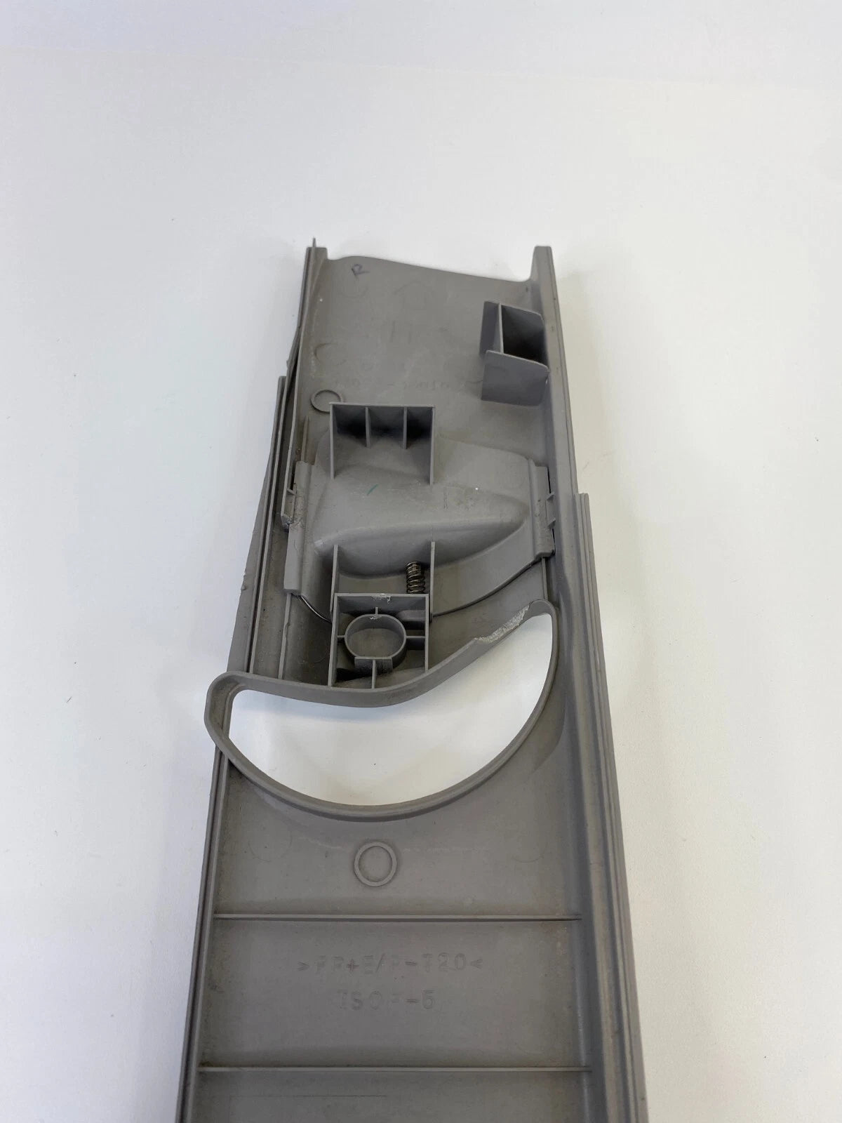 2002 2003 LEXUS ES300 FRONT RIGHT SIDE CENTER B-PILLAR UPPER TRIM 73023-33010