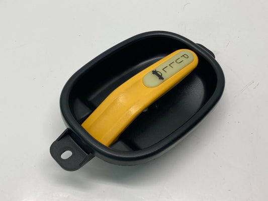 01-06 HYUNDAI ELANTRA EMERGENCY TRUNK LID OPENER RELEASE PULL HANDLE 812212D000