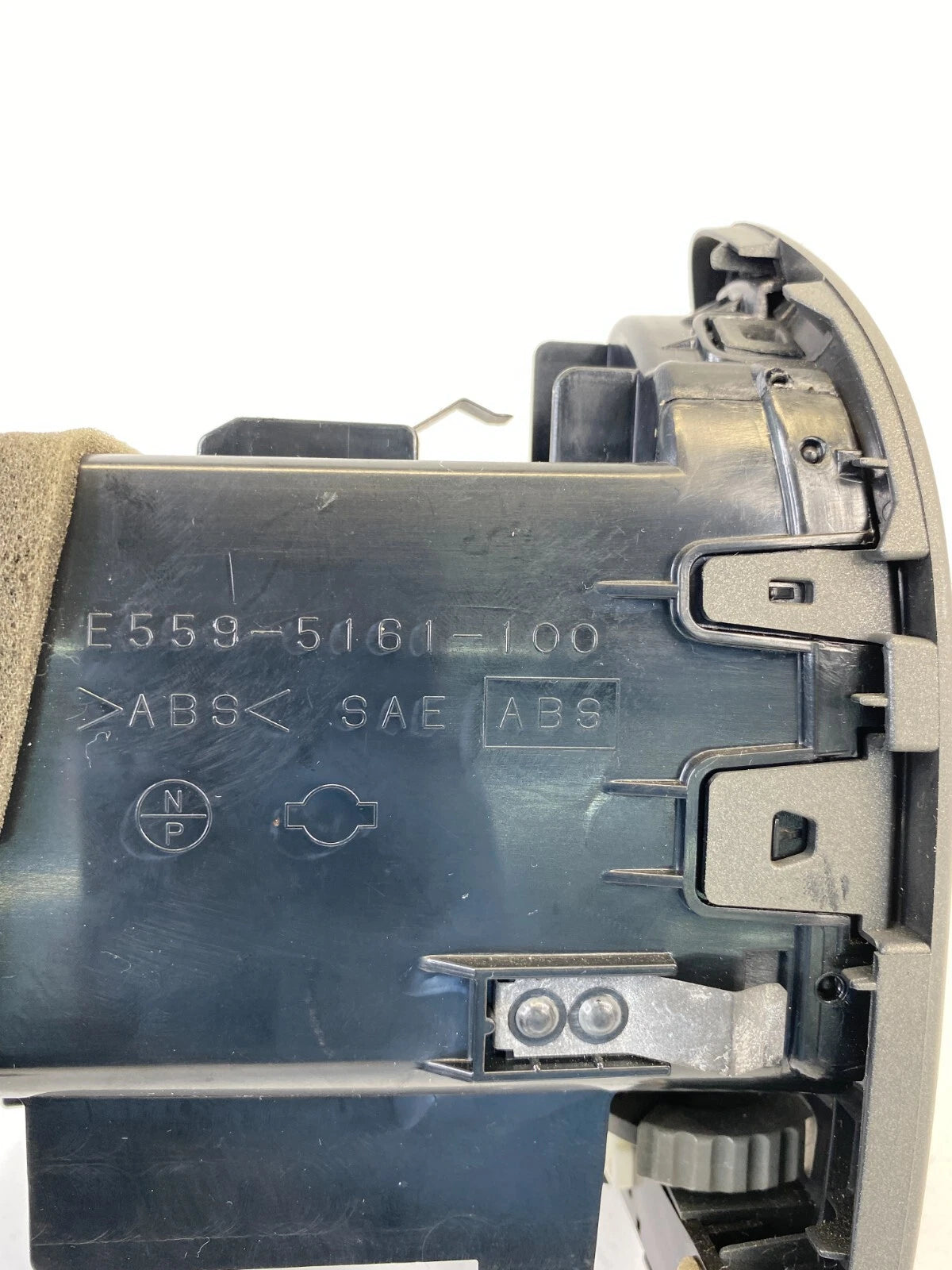 2001-2003 INFINITI QX4 FRONT LH DRIVER SIDE DASH AC AIR VENT OEM 68761-4W300