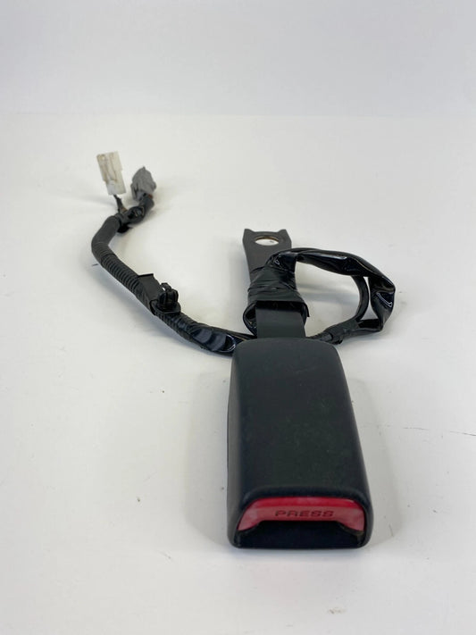 2004-2006 LEXUS RX330 FRONT RIGHT PASSENGER SEAT BELT BUCKLE OEM FACTORY E067902