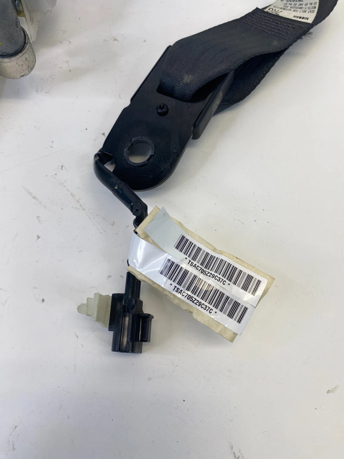 2005 2006 INFINITI G35 SEDAN FRONT RIGHT SIDE SEAT BELT RETRACTOR 7M3800-P OEM