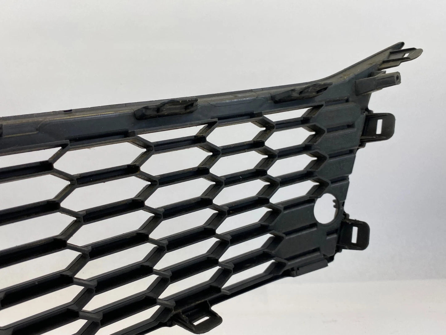 2018 2019 MITSUBISHI OUTLANDER SPORT FRONT BUMPER LOWER GRILLE INSERT 6402A505