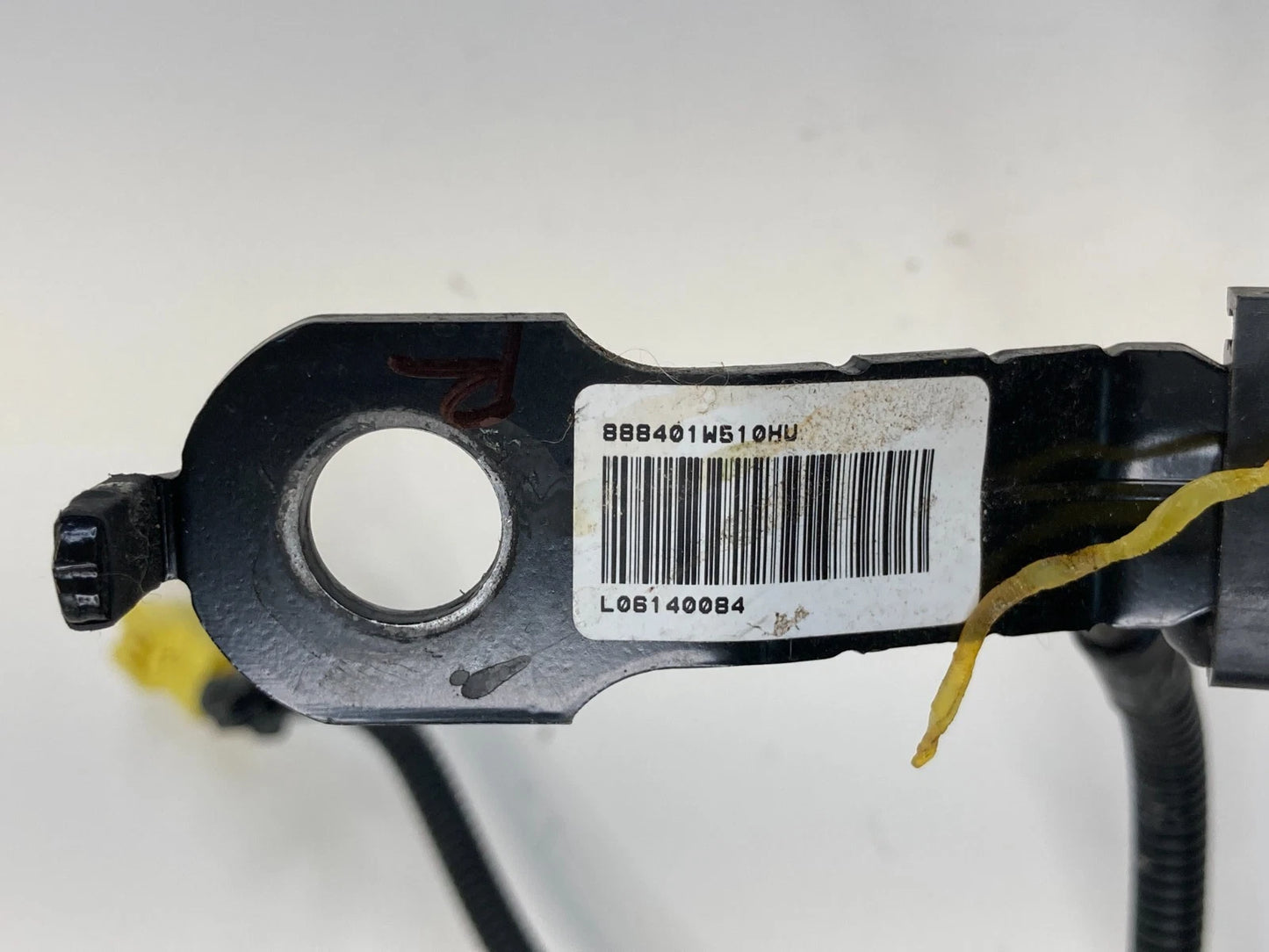 2012-2017 KIA RIO FRONT SEAT BELT BUCKLE RIGHT PASSENGER FR RH 888401W510HU OEM