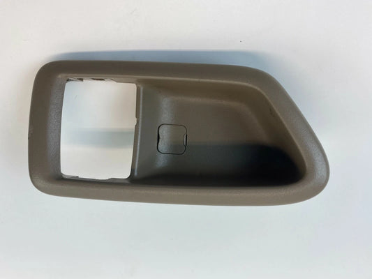 1997-2001 TOYOTA CAMRY REAR RIGHT PASSENGER SIDE INNER DOOR HANDLE BEZEL TRIM