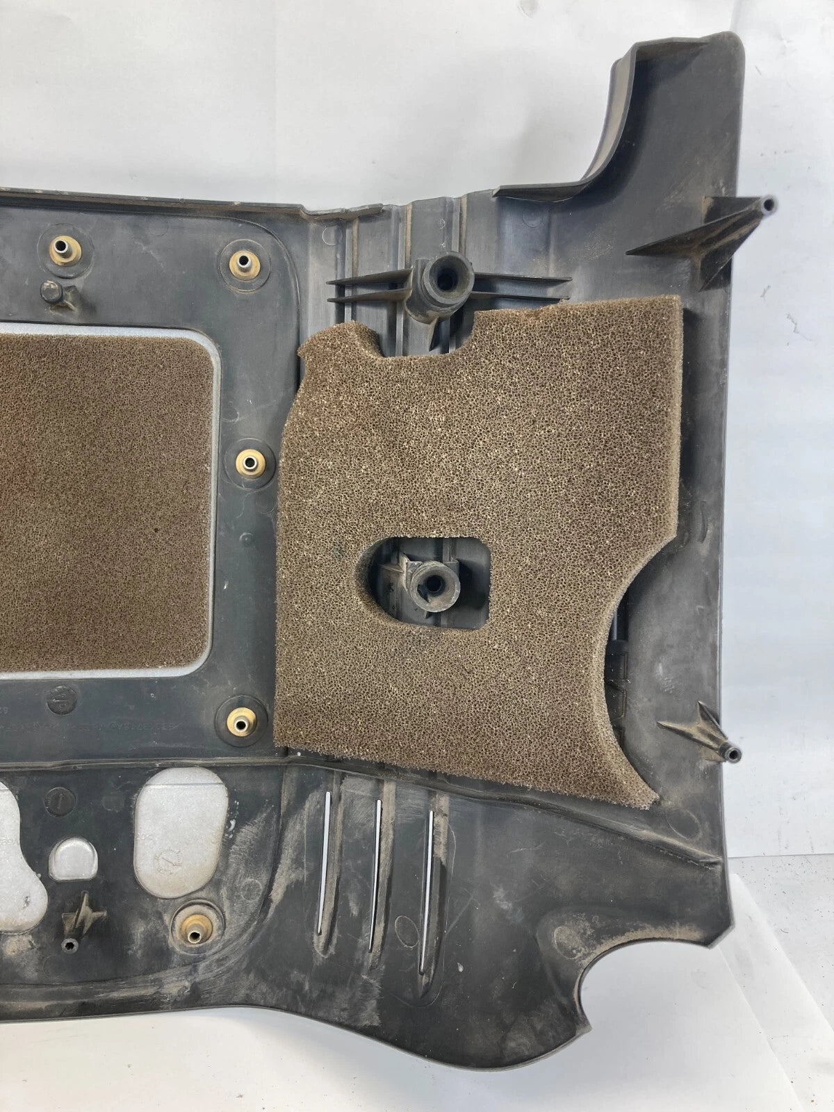 2005-2010 JEEP GRAND CHEROKEE COMMANDER 5.7L V8 HEMI ENGINE COVER 53013789AA OEM