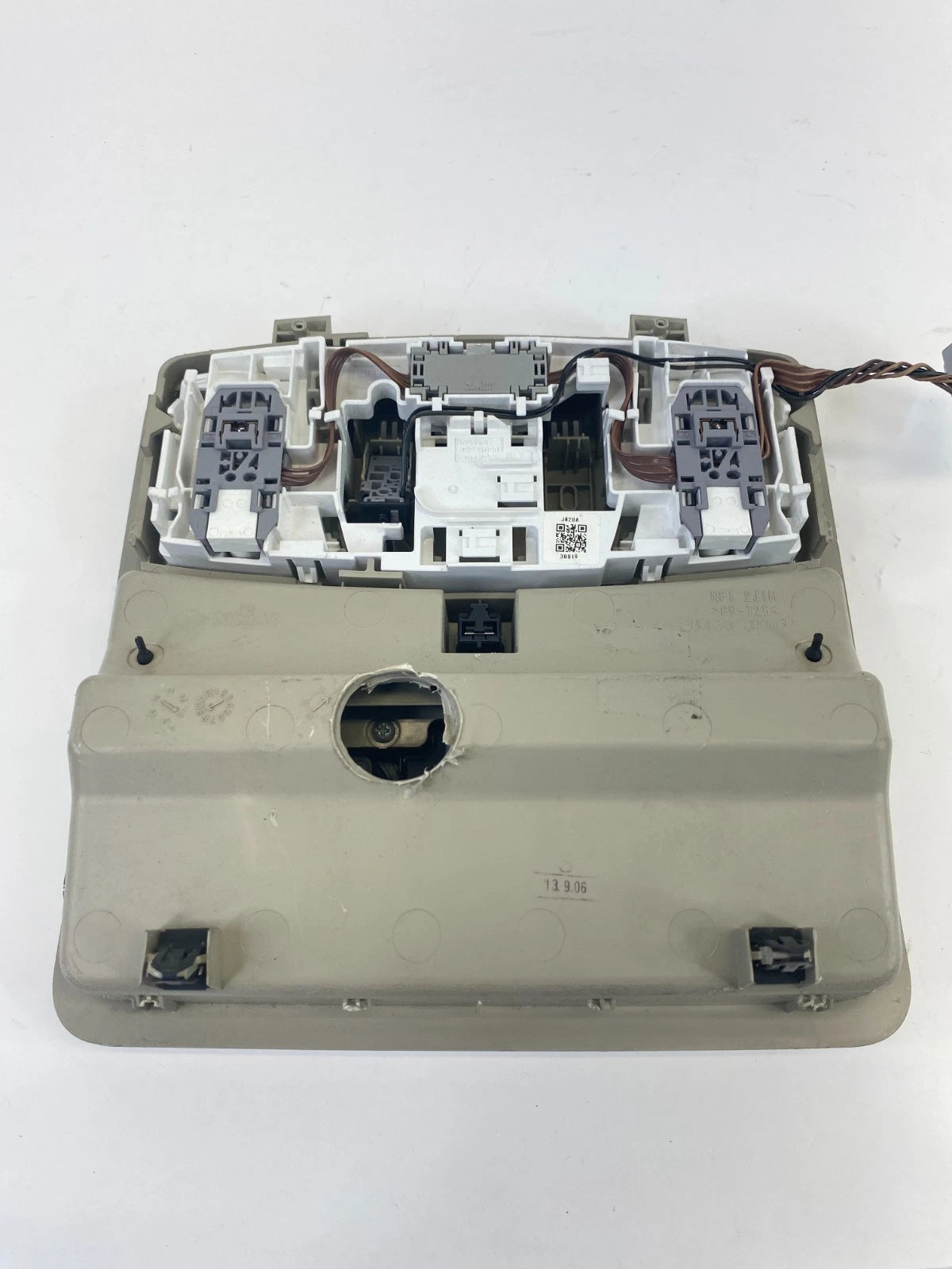 2008-2013 NISSAN ROGUE OVERHEAD CONSOLE DOME LAMP W/CALL CONTROL 26430 JK060 OEM