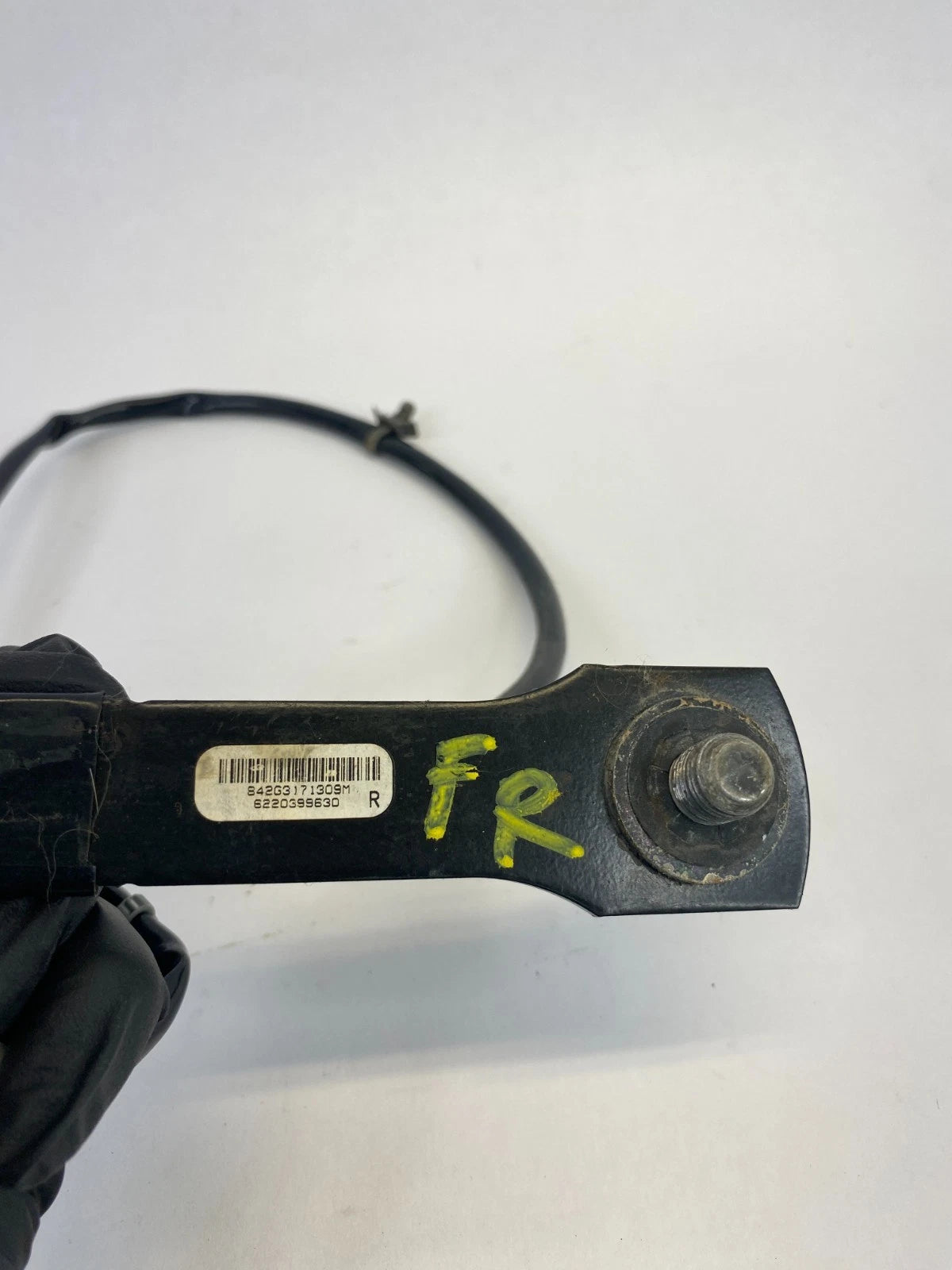 2013-2019 NISSAN SENTRA FRONT RIGHT PASSENGER SEAT BELT BUCKLE RECEIVER WIRE OEM