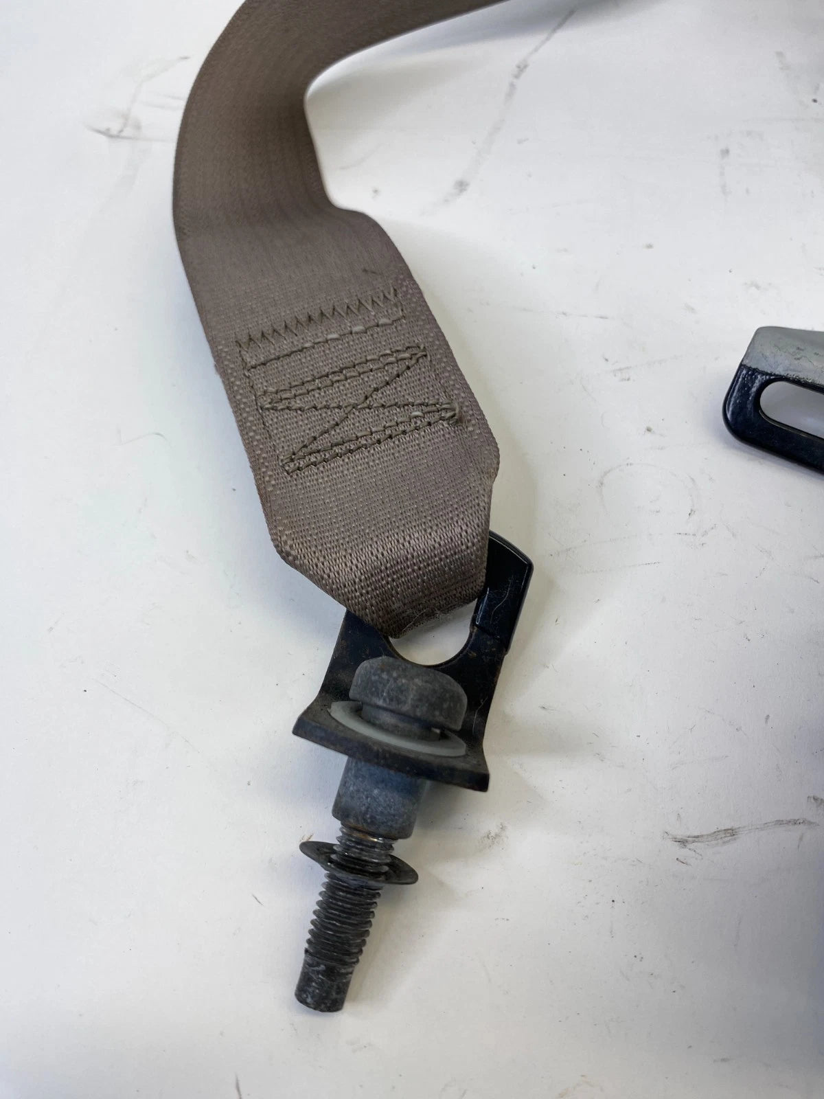 2002-2005 FORD EXPLORER FRONT LEFT DRIVER SIDE SEAT BELT RETRACTOR ASSY OEM