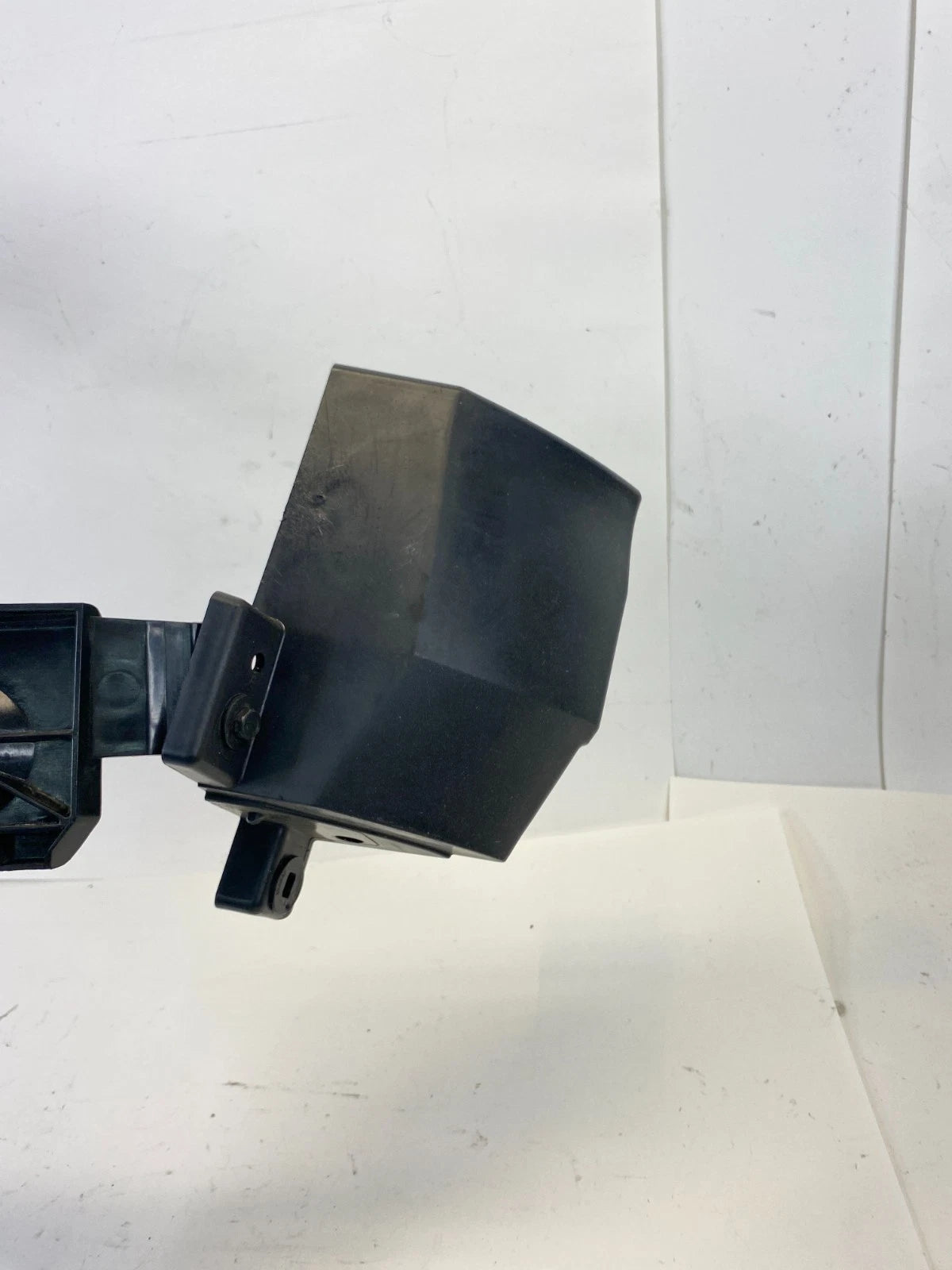 2016-2019 FORD EXPLORER REAR RIGHT & LEFT SIDE BUMPER BRACKET FB53-17D948-AH OEM