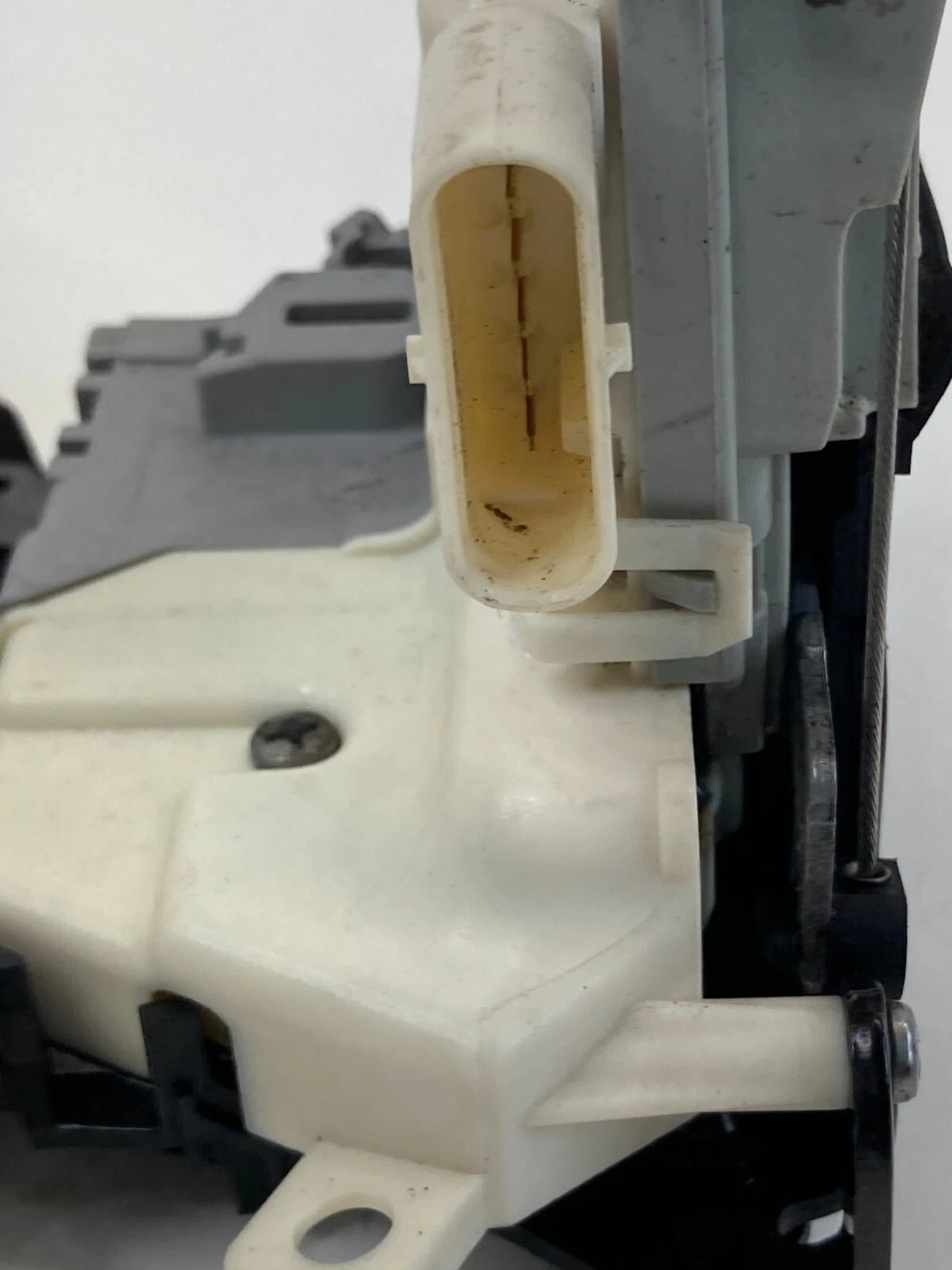 2010-2016 AUDI A4 QUATTRO REAR RIGHT DOOR LOCK LATCH RELEASE ACTUATOR OEM