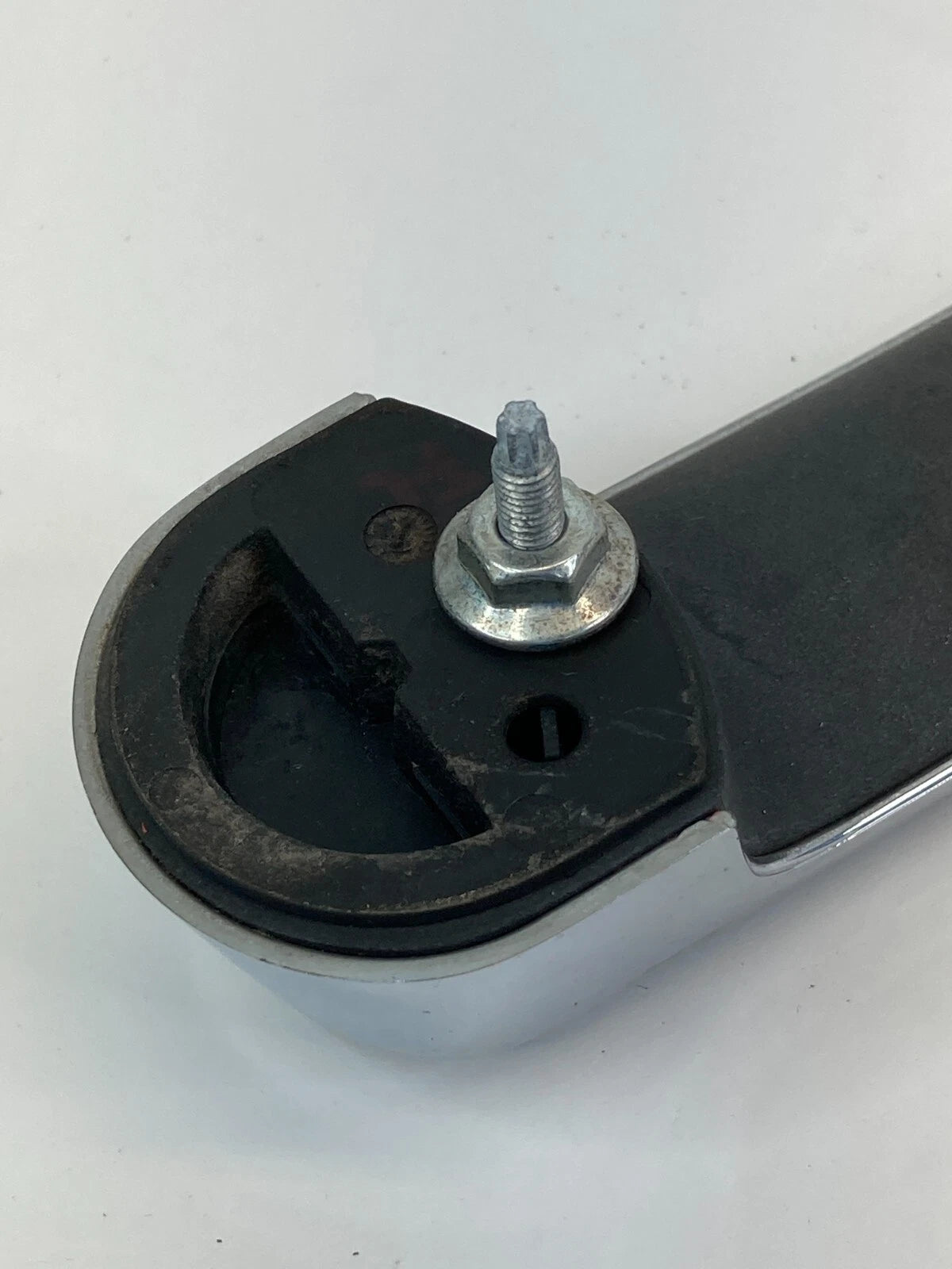 2010 2011 DODGE NITRO FRONT LEFT DRIVER SIDE EXTERIOR OUTSIDE DOOR HANDLE OEM