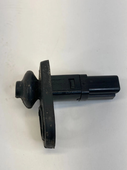 05-10 KIA SPORTAGE 10-13 KIA SOUL DOOR AJAR JAMB LIGHT SENSOR SWITCH OEM