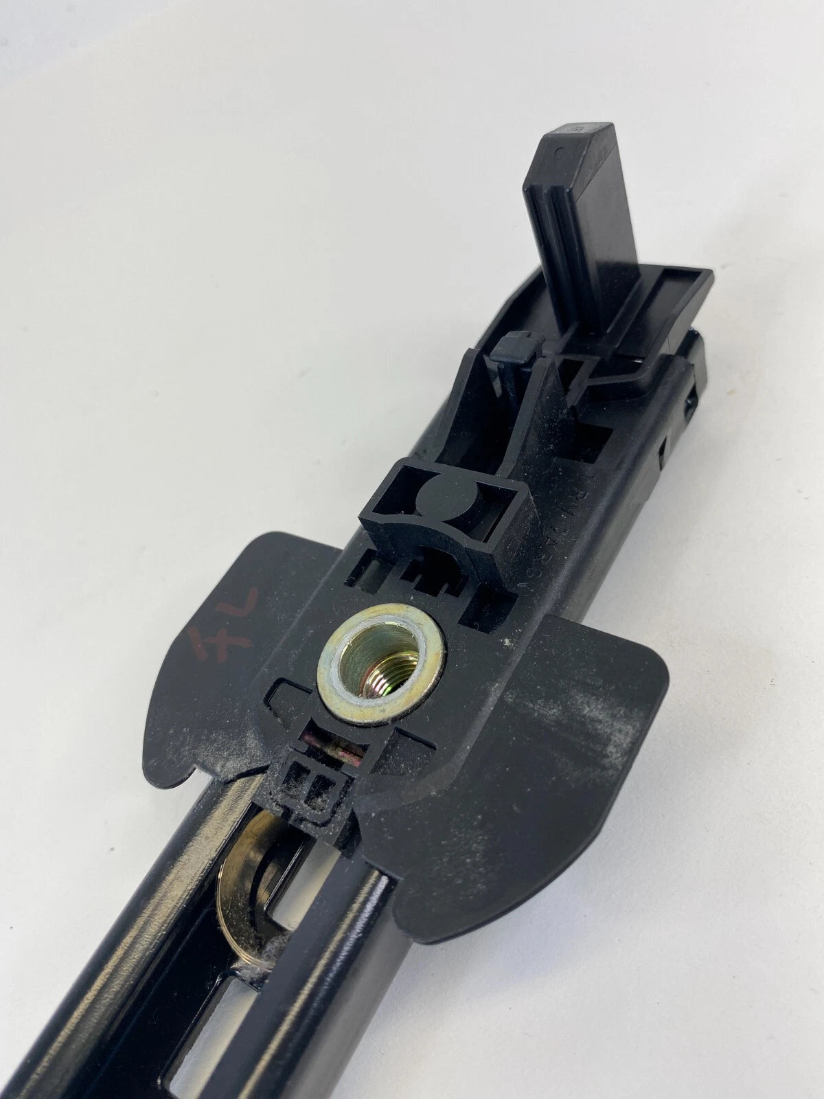 2005-2011 AUDI A6 QUATTRO FRONT LEFT SIDE SEAT BELT HEIGHT ADJUSTER 8E0857833E