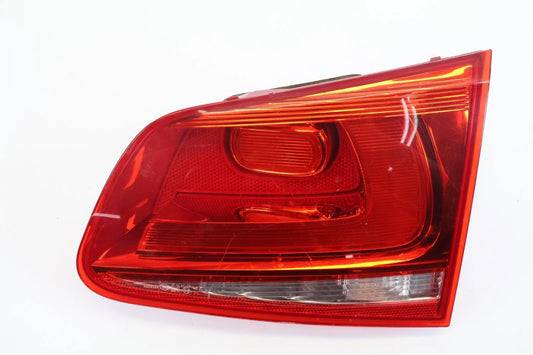 2011-2014 VW VOLKSWAGEN TOUAREG RIGHT TRUNK INNER TAILLIGHT 7P6-945-094-C OEM