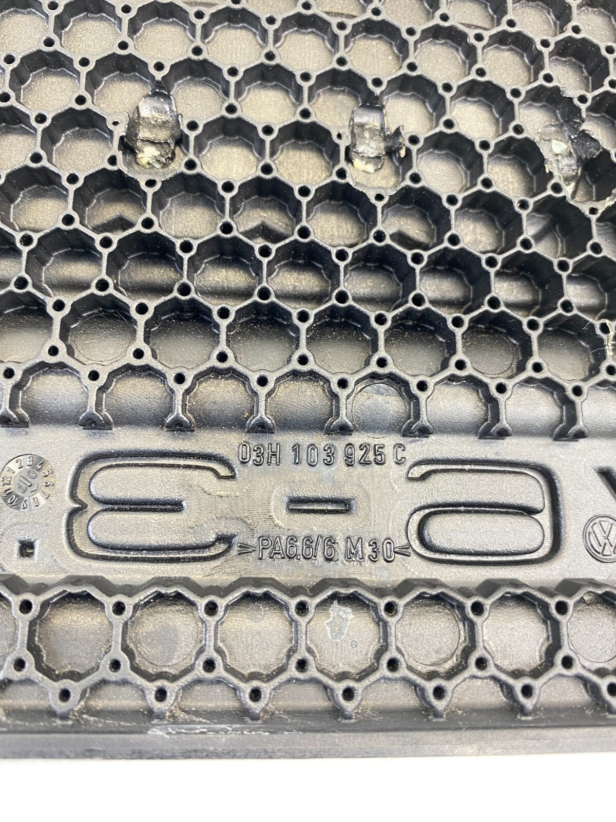 2007 2008 2009 2010 Audi Q7 3.6L A/T Upper Motor Engine Cover Trim 03H103925C