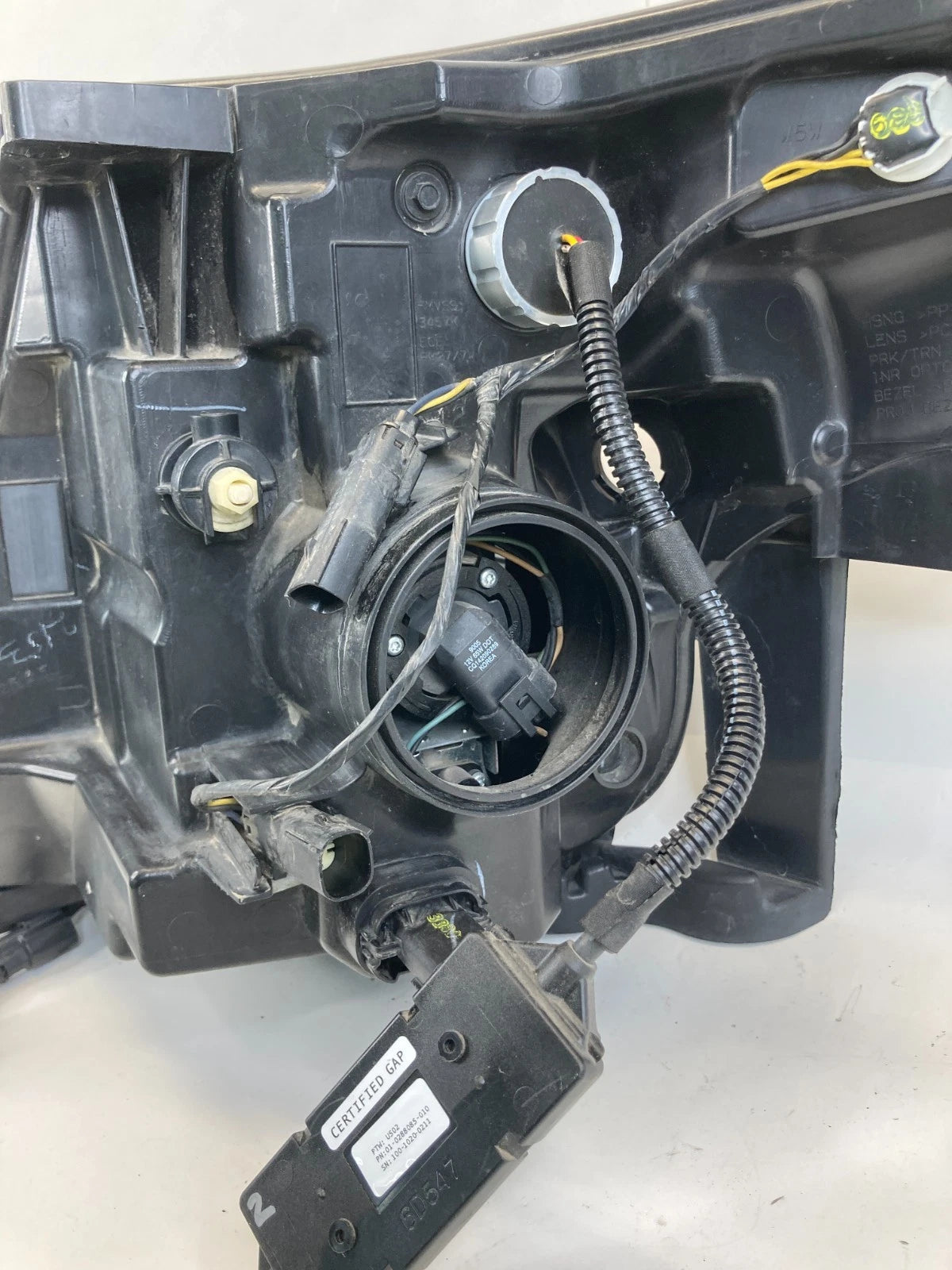 2013-2015 EXPLORER INTERCEPTOR UTILITY RIGHT SIDE HEADLIGHT HEADLAMP HALOGEN OEM