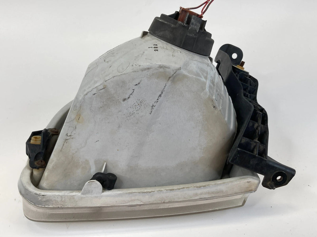 2000-2004 TOYOTA TUNDRA EXTENDED CAB RIGHT PASSENGER HEADLIGHT HEADLAMP OEM