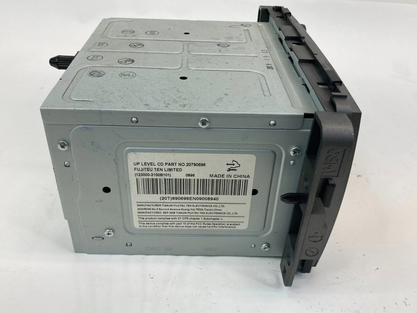 2008 2009 2010 SATURN VUE AM FM CD PLAYER AUDIO RECEIVER UNIT 20790696 OEM