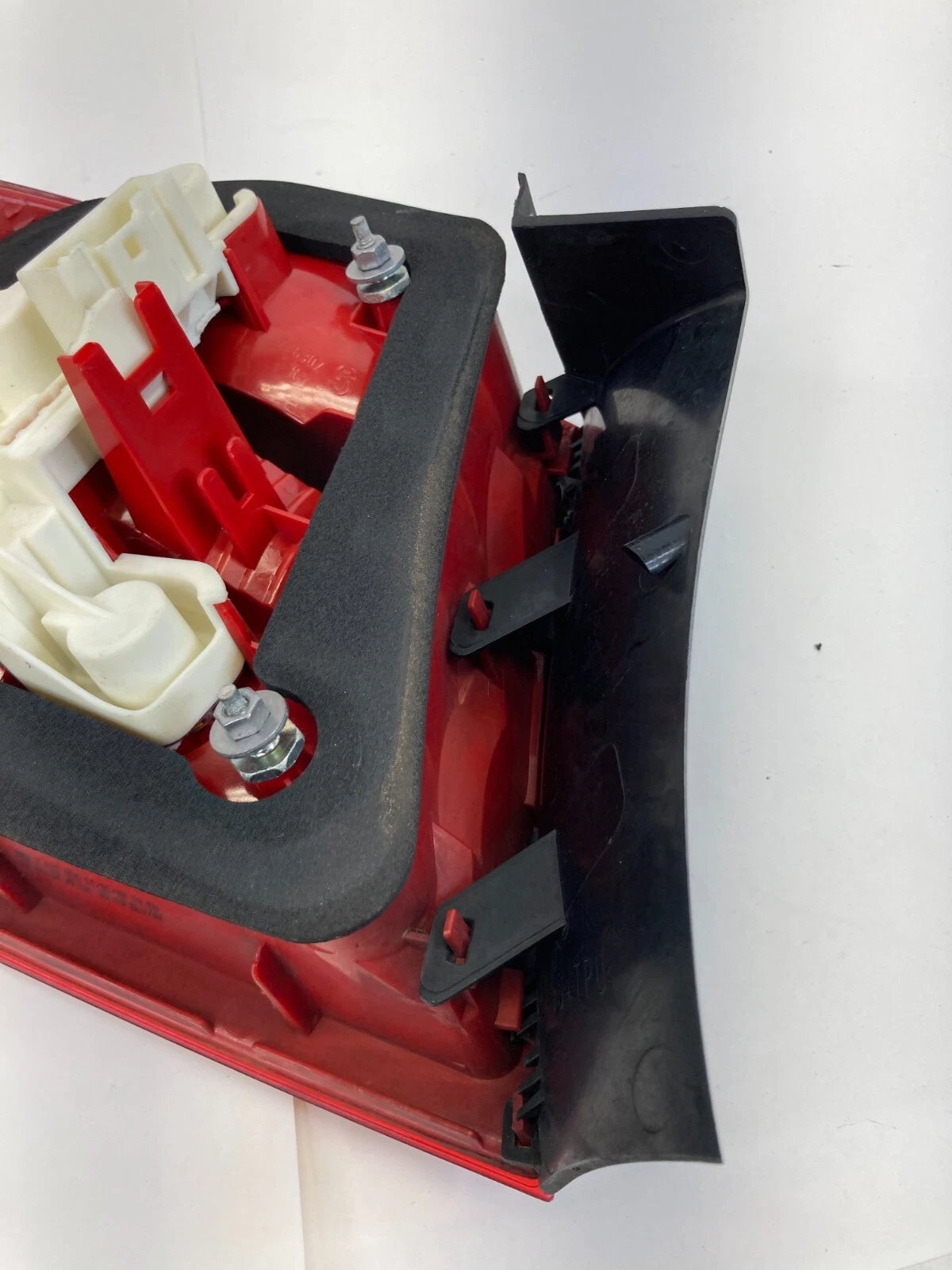 07 08 BMW 328XI REAR RIGHT PASSENGER SIDE OUTER TAIL LIGHT TAILLIGHT 7161956 OEM