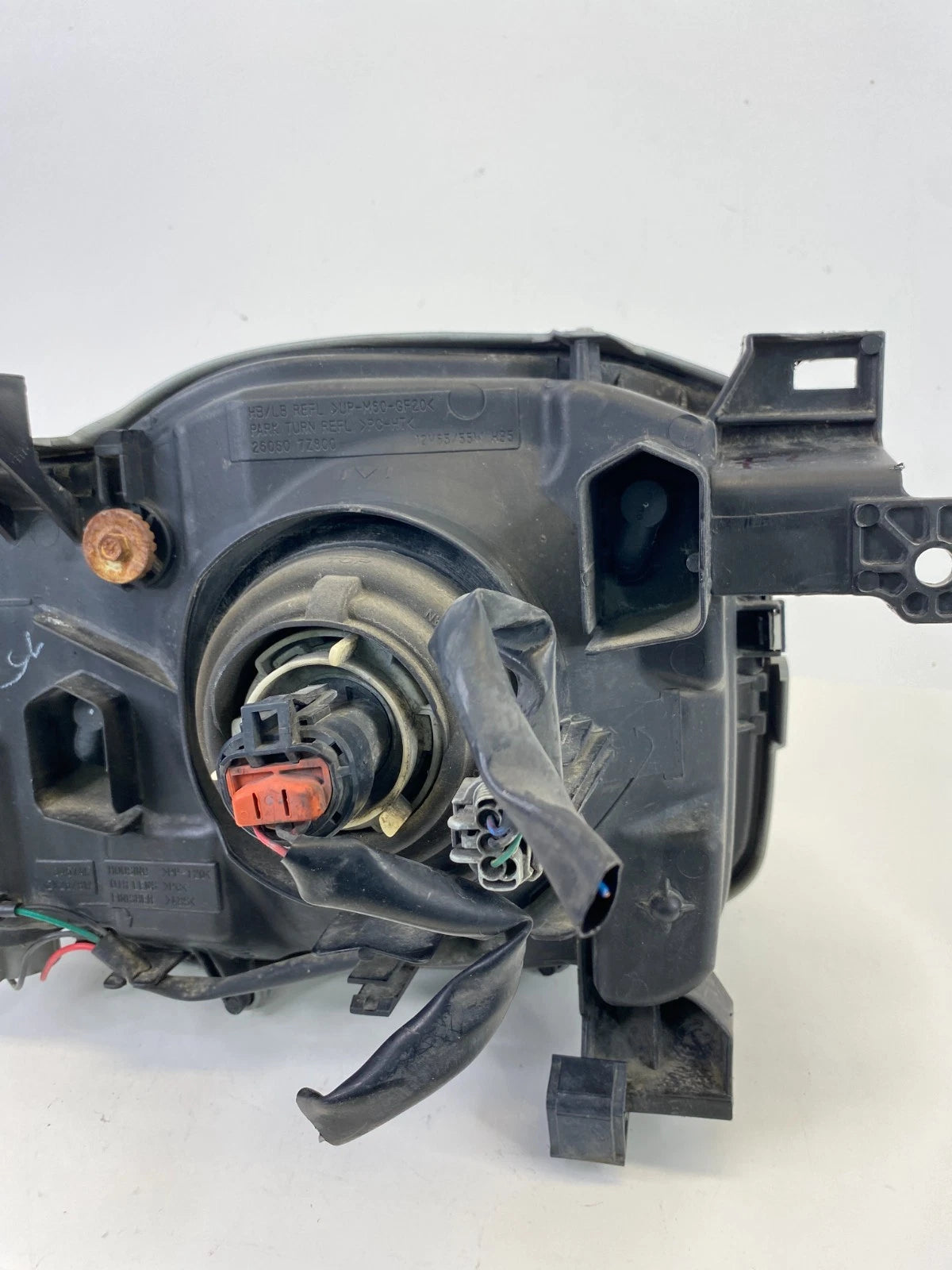 2002-2004 Nissan Xterra FRONT LEFT DRIVER SIDE HEADLIGHT HEADLAMP OEM