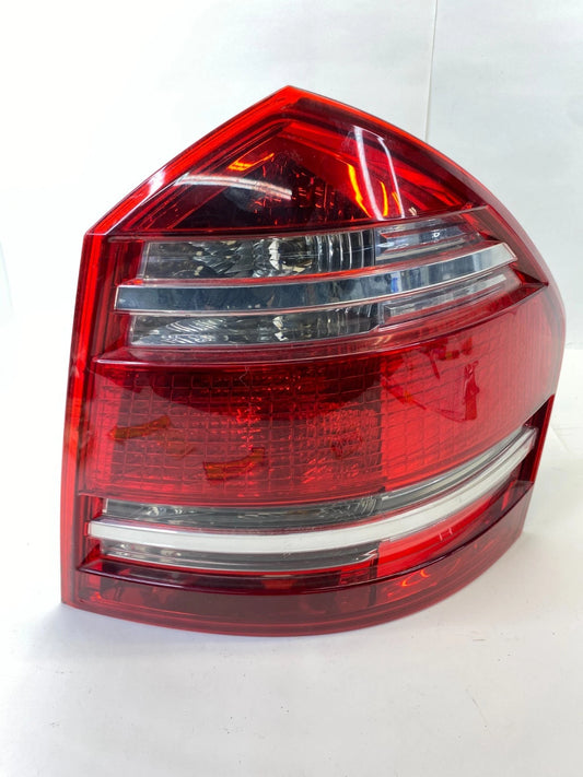 2007-2009 MERCEDES-BENZ GL450 REAR RIGHT SIDE TAIL LIGHT A164-820-05-64 OEM