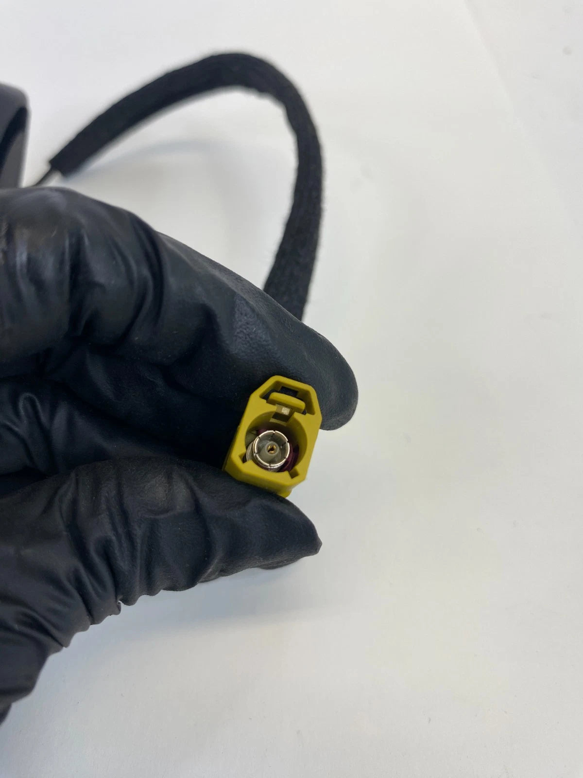 2015-2017 Chrysler 200 Roof Mounted Satellite Radio GPS Antenna 5NU66DX8AA OEM