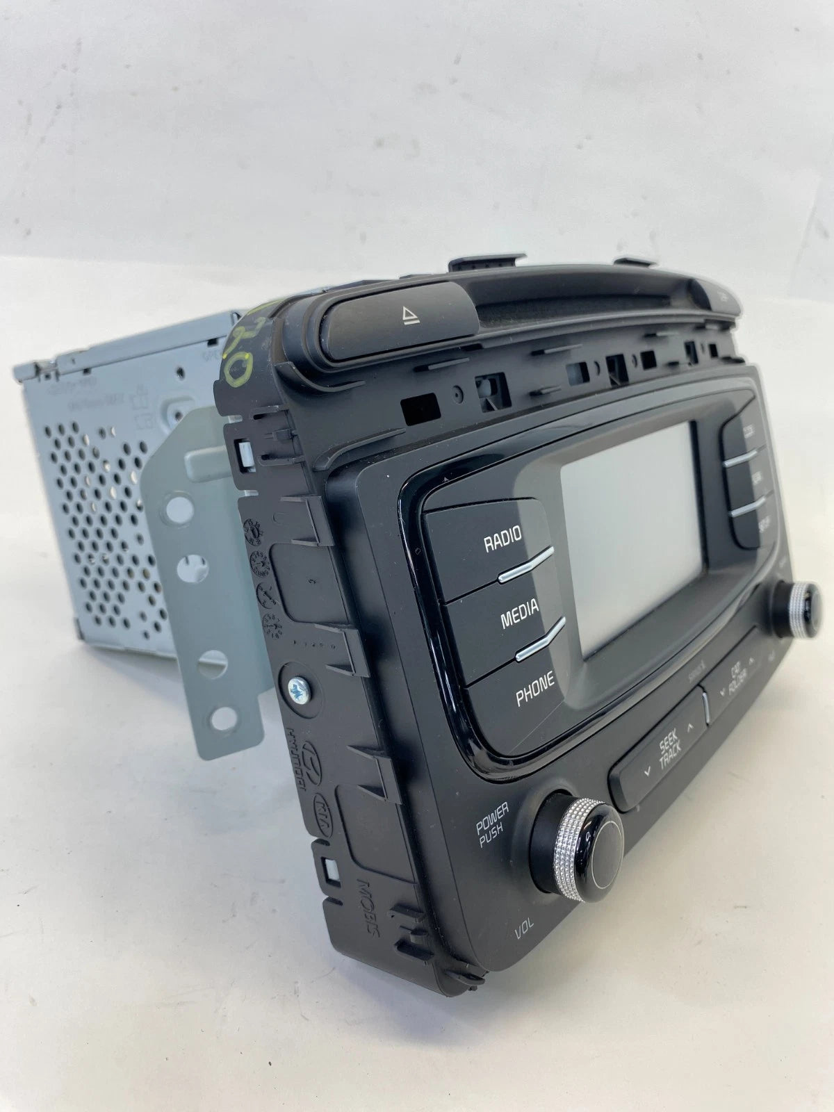 2016-2018 KIA SORENTO AM /FM RECEIVER XM MP3 SINGLE-DISC CD PLAYER 96180-C6000WK