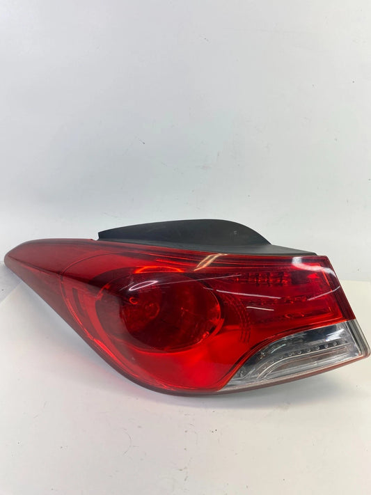 2011-2013 HYUNDAI ELANTRA SEDAN REAR LEFT DRIVER SIDE OUTER TAILLIGHT LAMP OEM