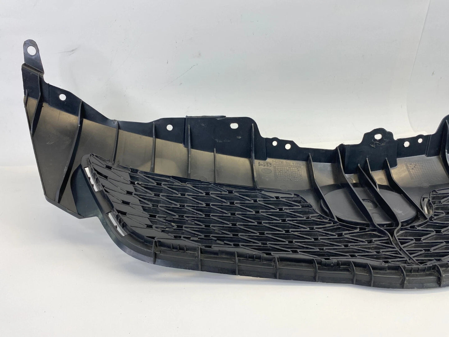 2009 2010 09 10 TOYOTA COROLLA FRONT UPPER BUMPER UPPER GRILL GRILLE AFTERMARKET