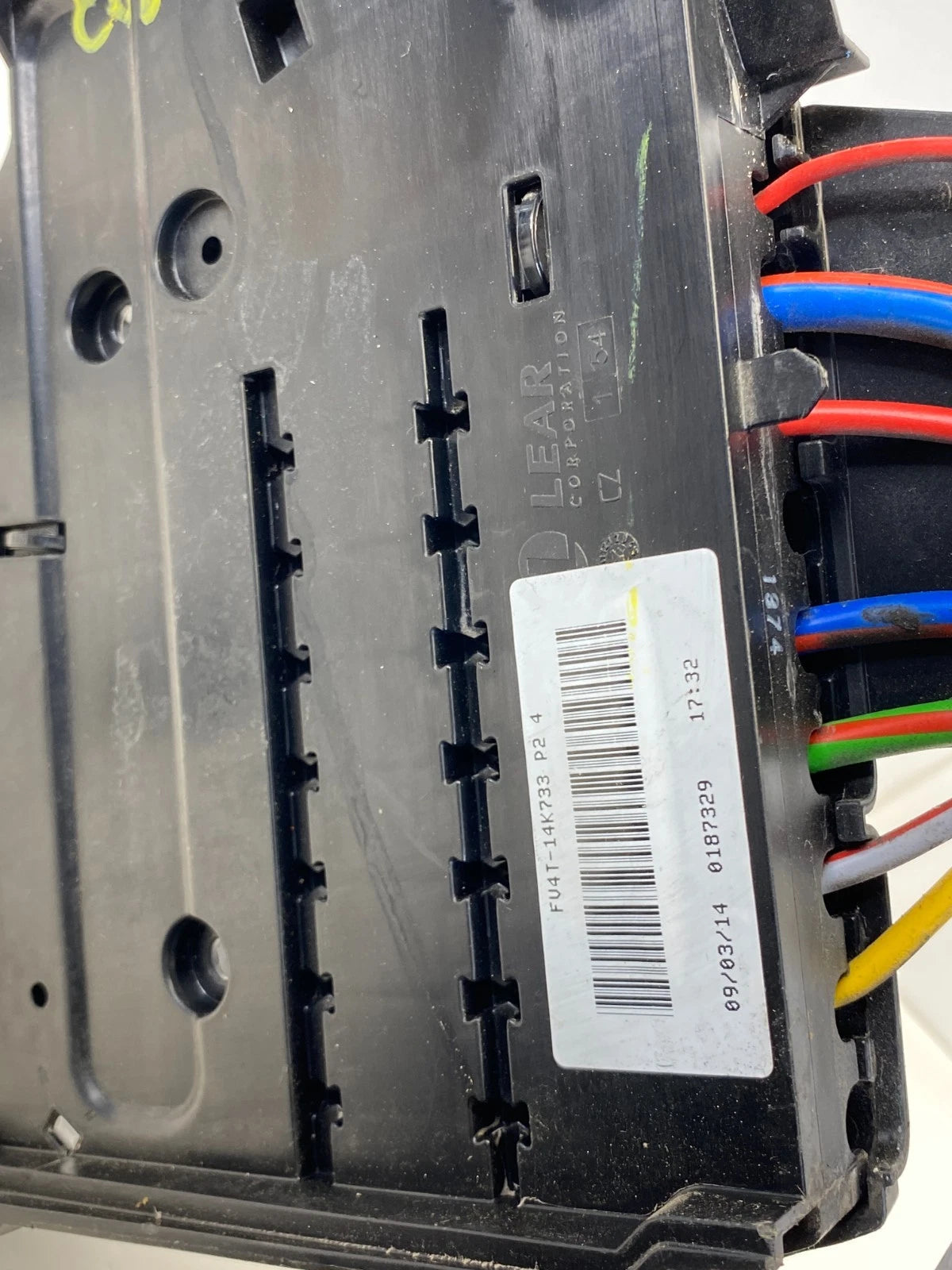 2013-2016 FORD ESCAPE 1.6L ENGINE FUSE BOX BATTERY JUNCTION BOX OEM AV6T14A067AD