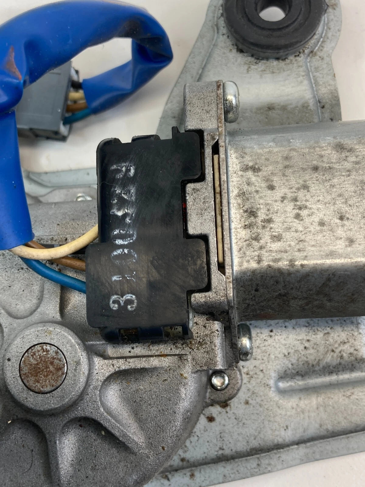 2010-2013 KIA SOUL HATCHBACK REAR POWER WINDSHIELD WIPER MOTOR UNIT ASSEMBLY OEM