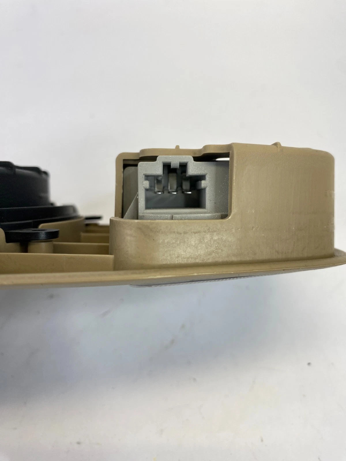 2005-2010 HONDA ODYSSEY REAR ROOF AIR OUTLET VENT OVERHEAD LIGHT BEIGE OEM