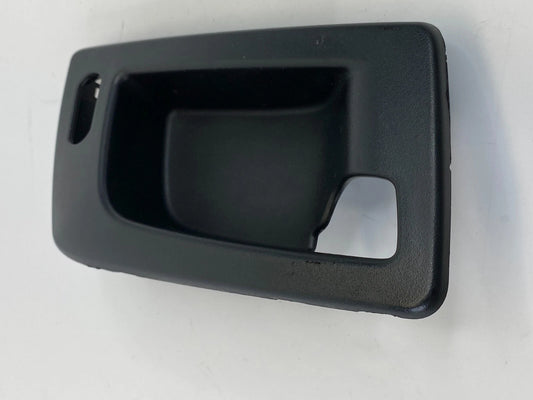 04-06 CADILLAC SRX 03-07 CTS FRONT RIGHT INNER DOOR HANDLE BEZEL TRIM 25752962