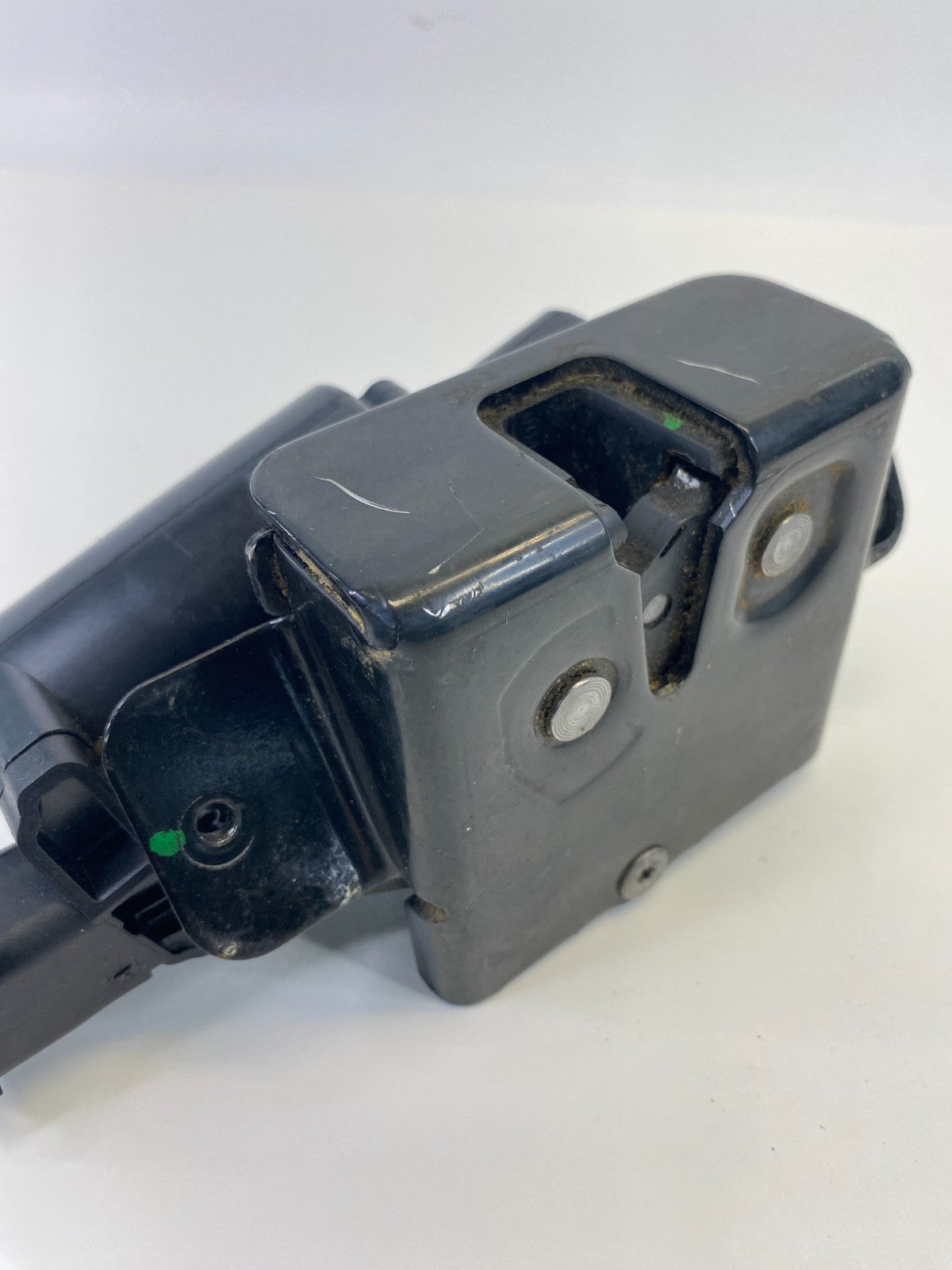 07 08 09 10 11 12 13 14 GMC Yukon Rear Liftgate Trunk Lock Latch Actuator OEM