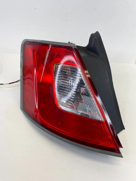 2010-2012 FORD TAURUS REAR LEFT DRIVER OUTER QUARTER TAIL LIGHT LAMP OEM