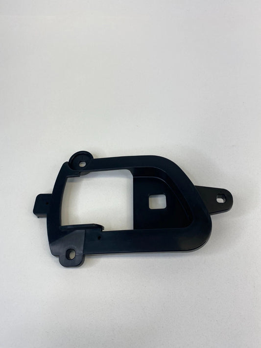 2007 2008 MITSUBISHI OUTLANDER FRONT RIGHT DOOR HANDLE BEZEL UNIT OEM SPC01650