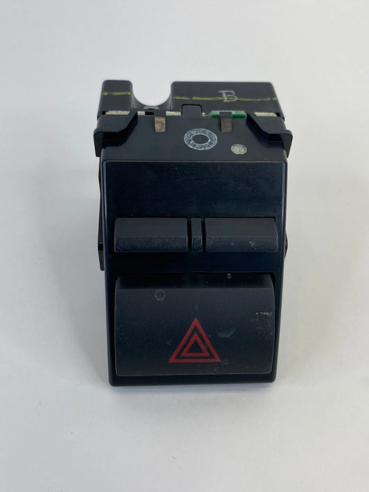 2007-2011 TOYOTA CAMRY CENTER DASH HAZARD EMERGENCY WARNING SWITCH 84332-06100
