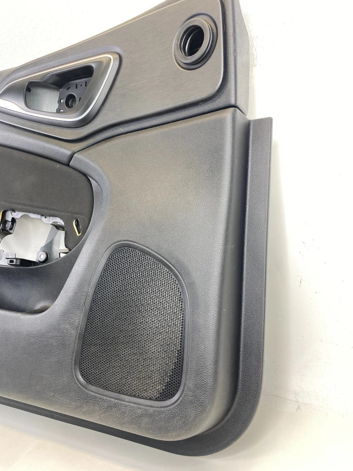 2015-2017 CHRYSLER 200 FRONT LEFT SIDE INTERIOR DOOR PANEL ASSEMBLY 5MC31DX9AB