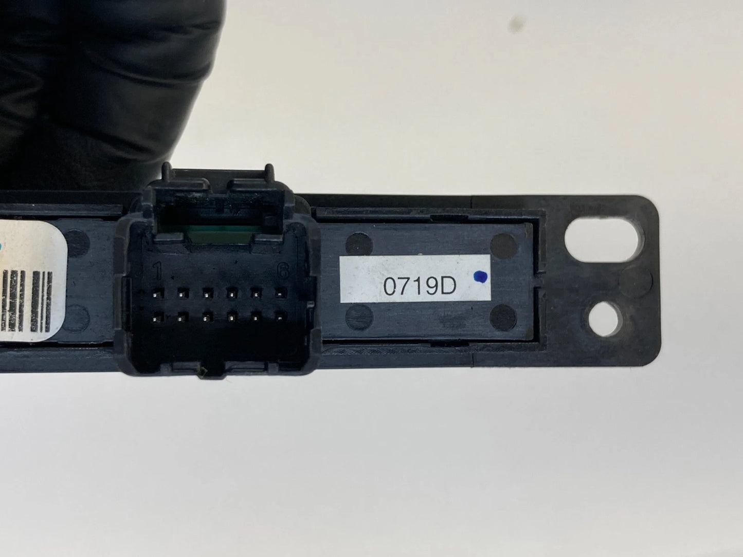 2009 2010 DODGE CHARGER EMERGENCY HAZARD BUTTON SWITCH 68025932AA OEM