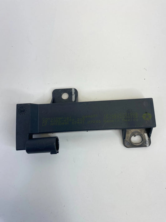 15-17 CHRYSLER 200 REAR LEFT KEYLESS PASSIVE ENTRY ANTENNA RECEIVER 68051315AB