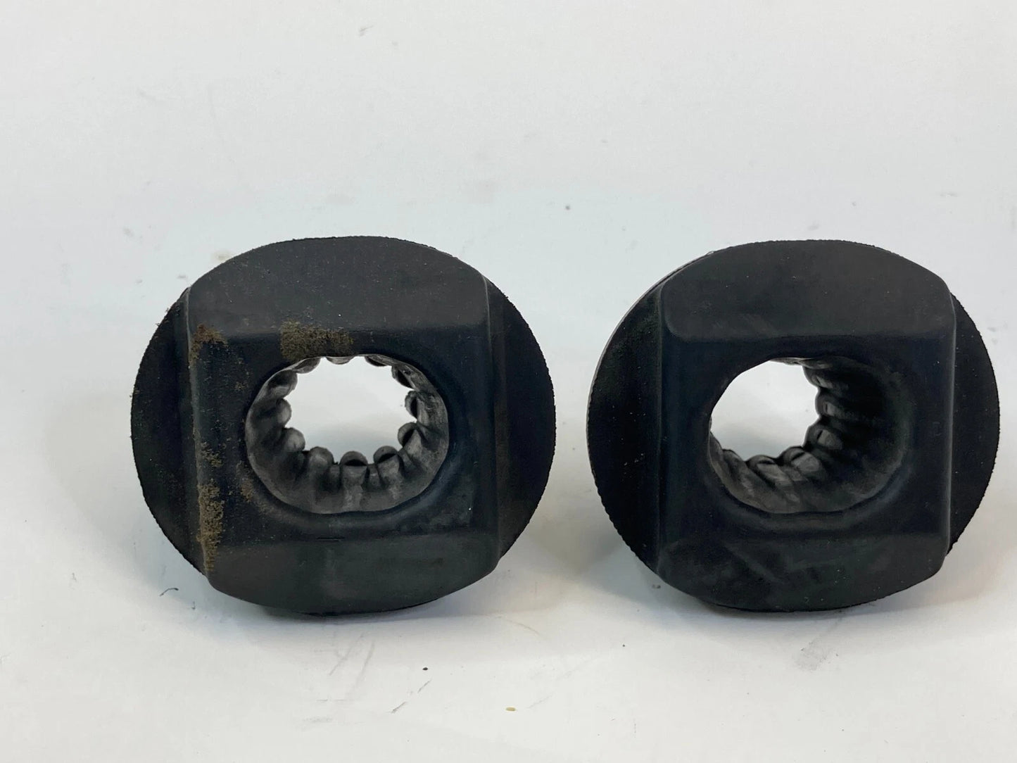 2009-2015 JAGUAR XF RADIATOR HOLDER RUBBER MOUNT BUSHING INSULATOR PAIR SET