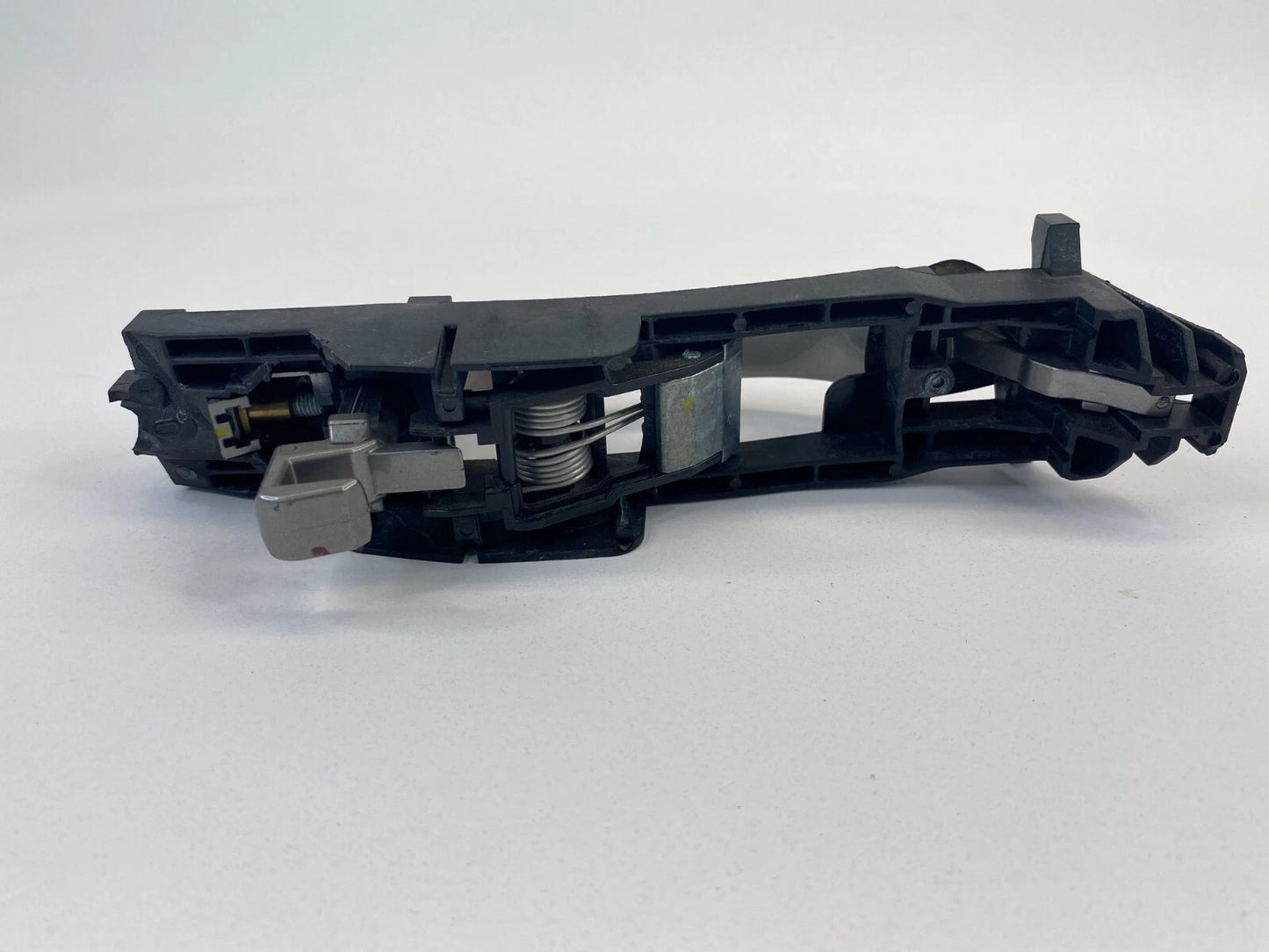 2003-2009 MERCEDES-BENZ E320 SEDAN REAR LEFT SIDE EXTERIOR OUTER DOOR HANDLE OEM