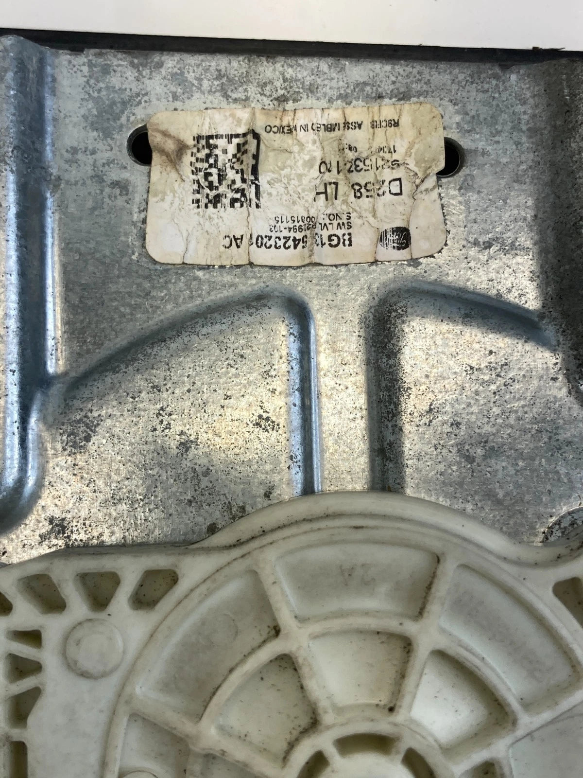 2010-2019 FORD TAURUS FRONT LEFT DRIVER SIDE WINDOW REGULATOR WITH MOTOR OEM